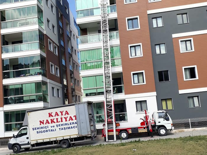 KAYA NAKLİYAT; Kuşadası nakliyat, Kuşadası kiralık asansör, Kuşadası kiralık mobilya asansörü